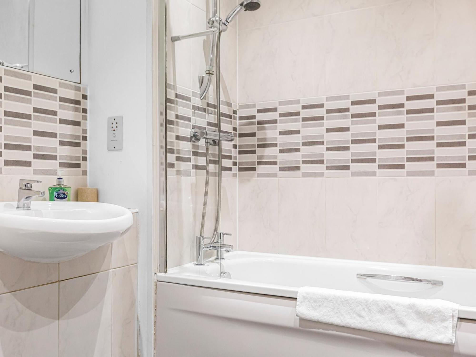 Pass The Keys Modern Tottenham Hale Apartment Perfect For Leisure 伦敦 外观 照片